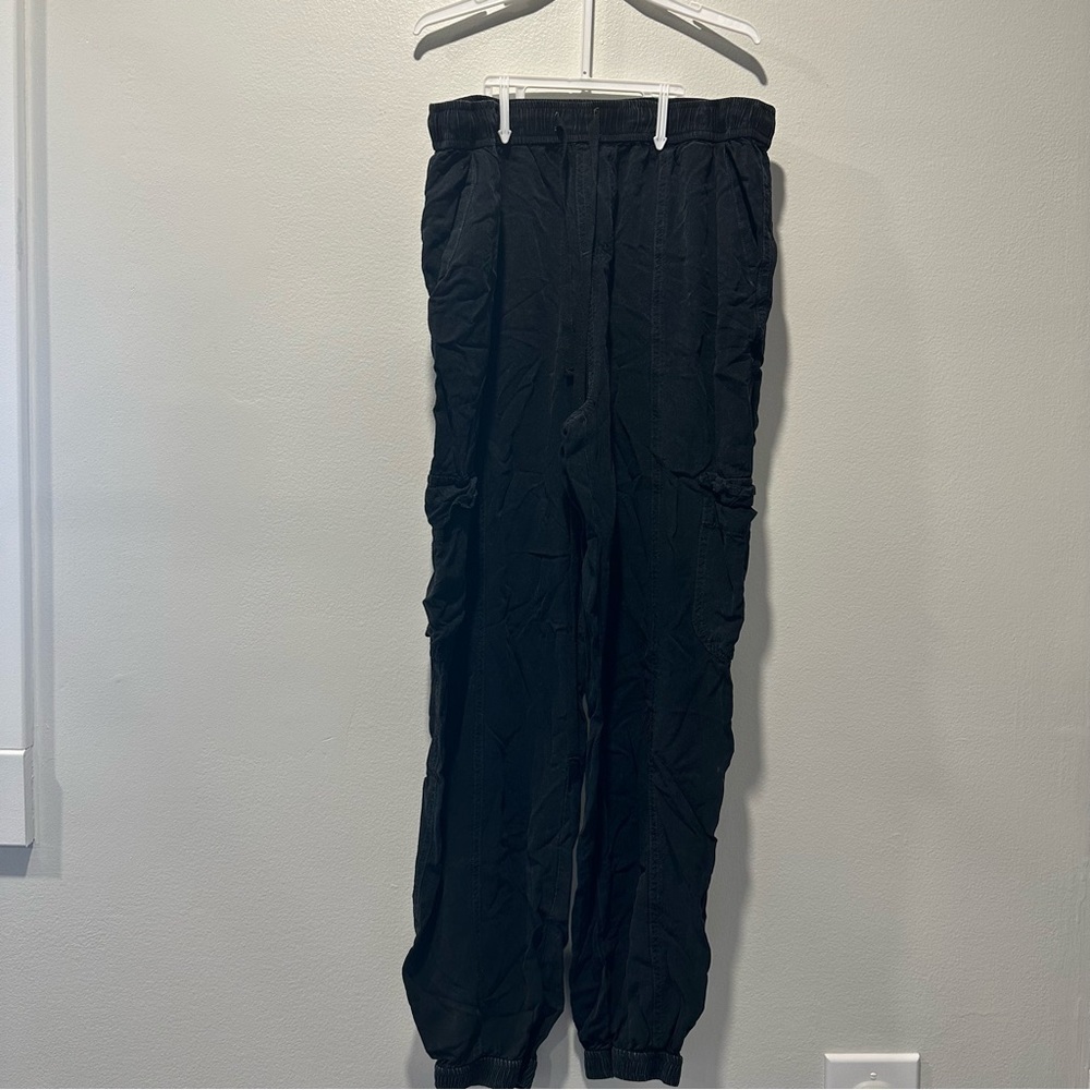 Women’s mustard seed black cargo cropped ankle joggers elastic waistband small